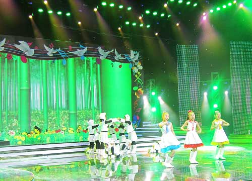 北京2013年央视少儿春晚舞台免费P站视频