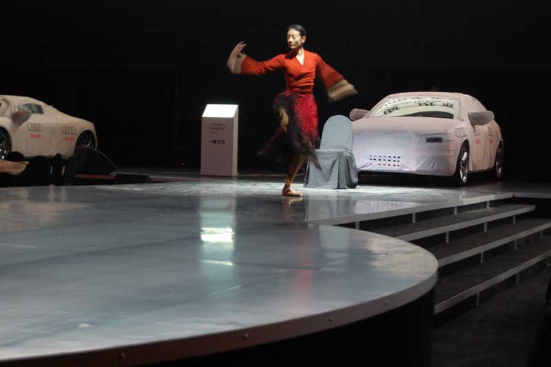 舞台地胶突破降价促销模式刻不容缓