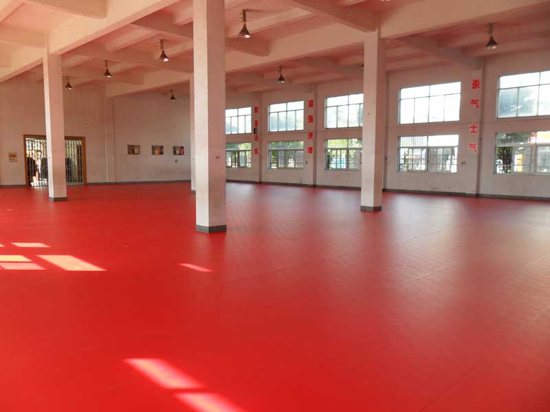 乒乓地胶 技术和营销人才是乒乓地胶厂家核心力量