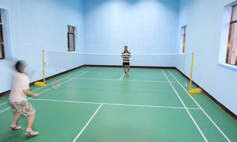 羽毛球免费P站视频不仅要质量过关更要铺装好